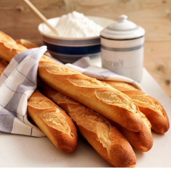طرز تهیه نان باگت فرانسوی و نان همبرگر در خانه به ساده‌ترین روش